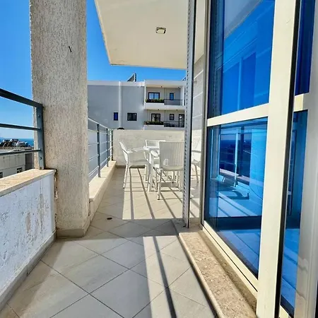 Deep Blue Sea View شقة *