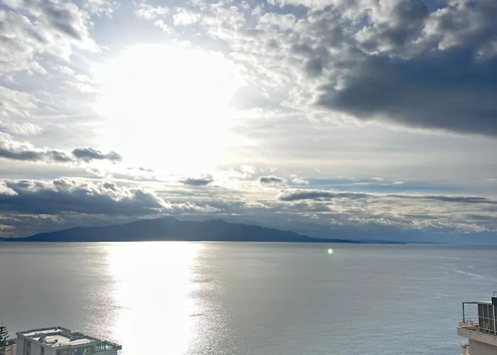 Deep Blue Sea View Apartament *